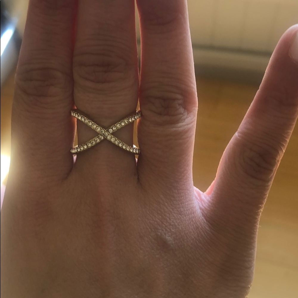 Gorgeous crisscross gold stone ring - Picture 2 of 5